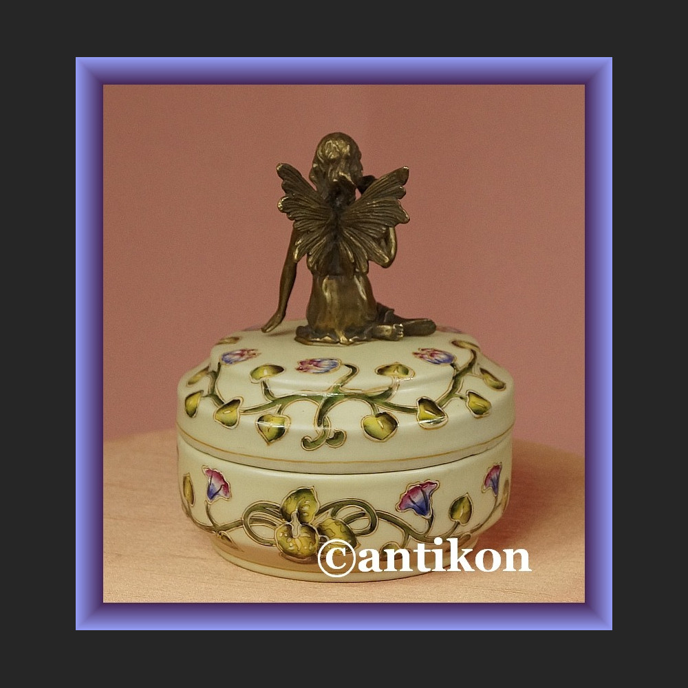 Szkatułka z elfem duże porcelanowe puzderko na prezent