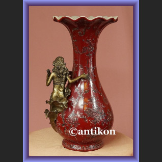 Śliczny duży porcelanowy wazon z kwiatową nimfą 