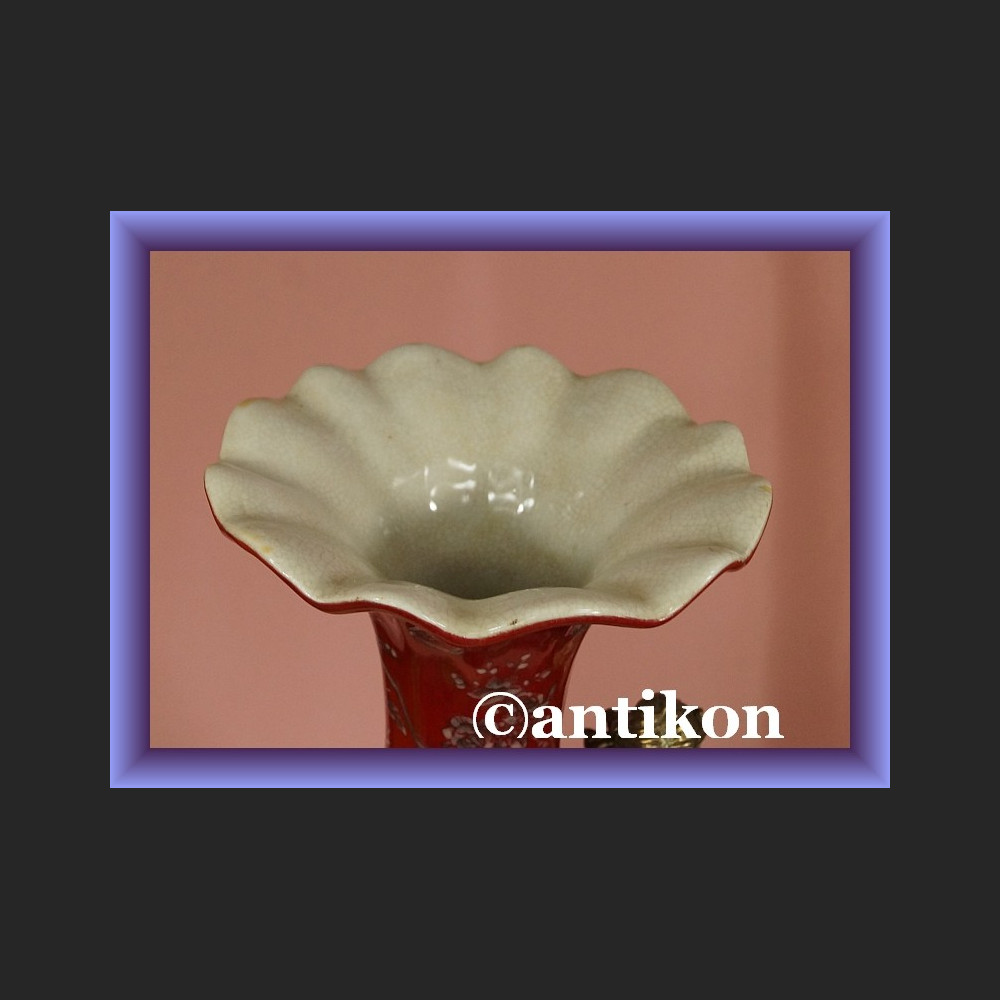 Śliczny duży porcelanowy wazon z kwiatową nimfą 