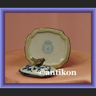 Cukierniczka wzór cebulowy z ptaszkiem na wieczku