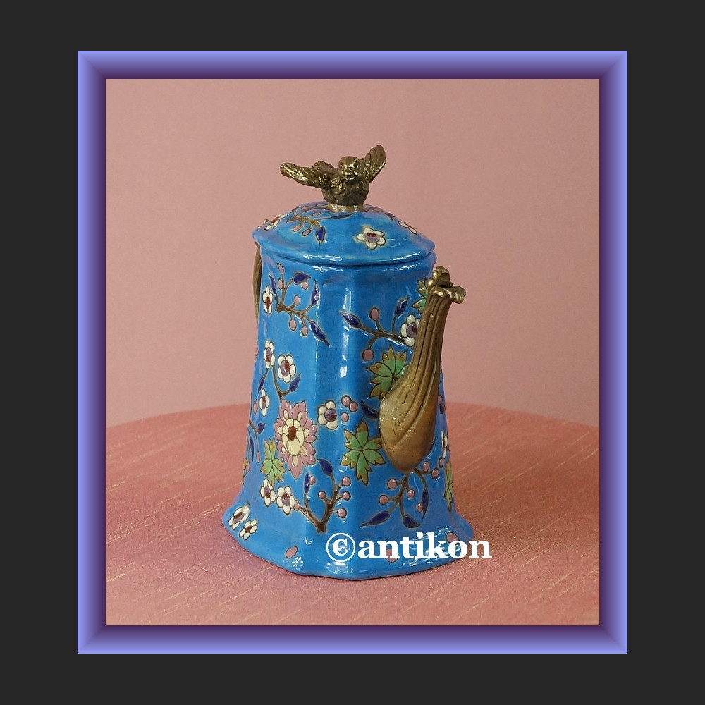 Prześliczny mały turkusowy dzbanek z ptaszkiem 