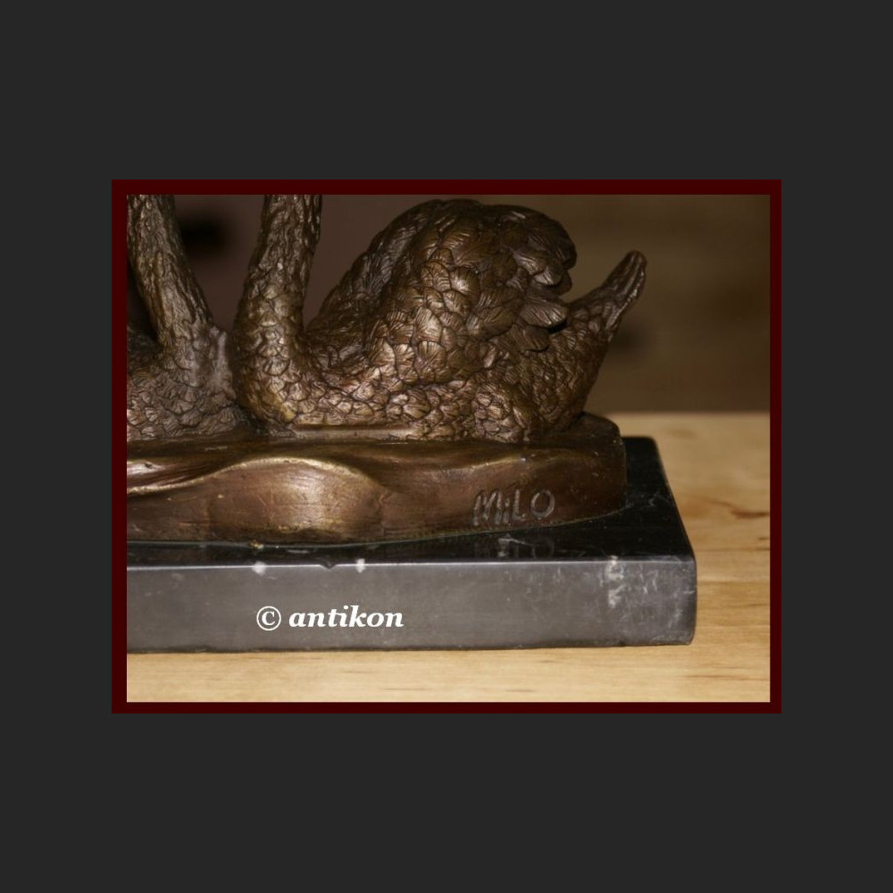 PIĘKNA RZEŹBA Z BRĄZU PARA ŁABĘDZI