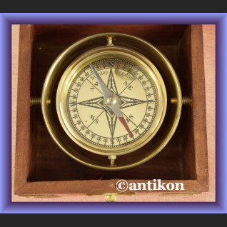 Kompas w drewnianym pudełku busola dla żeglarza