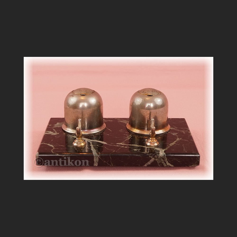 Duży kałamarz z ciemnozielonego marmuru Art deco Duży kałamarz z ciemnozielonego marmuru Art deco