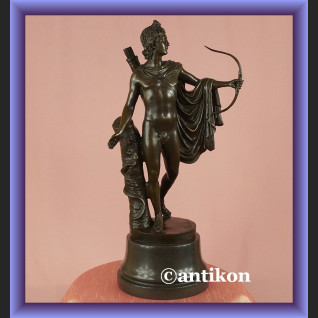 Figurka z brązu Apollo Belwederski rzeźba z łukiem