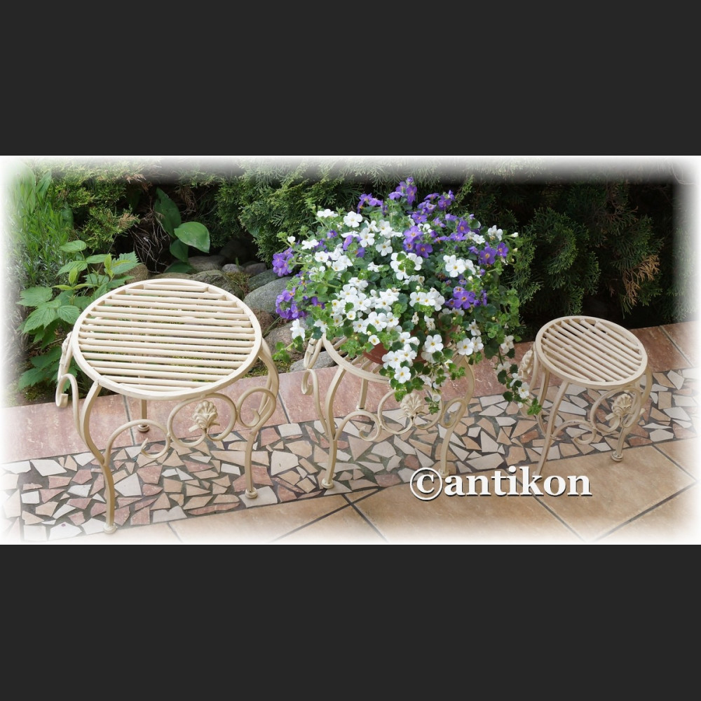 Trzy metalowe kwietniki stołki  prowansalskie metalowe Trzy metalowe kwietniki stołki  prowansalskie metalowe