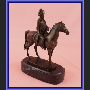 Figurka z brązu Napoleon na koniu Figurka z brązu Napoleon na koniu