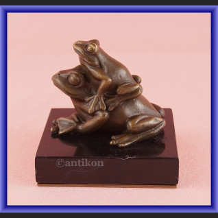 Figurka z brązu żaba dwie urocze żabki