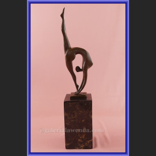 Figurka z brązu gimnastyczka modernistyczna