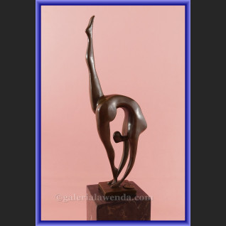 Figurka z brązu gimnastyczka modernistyczna