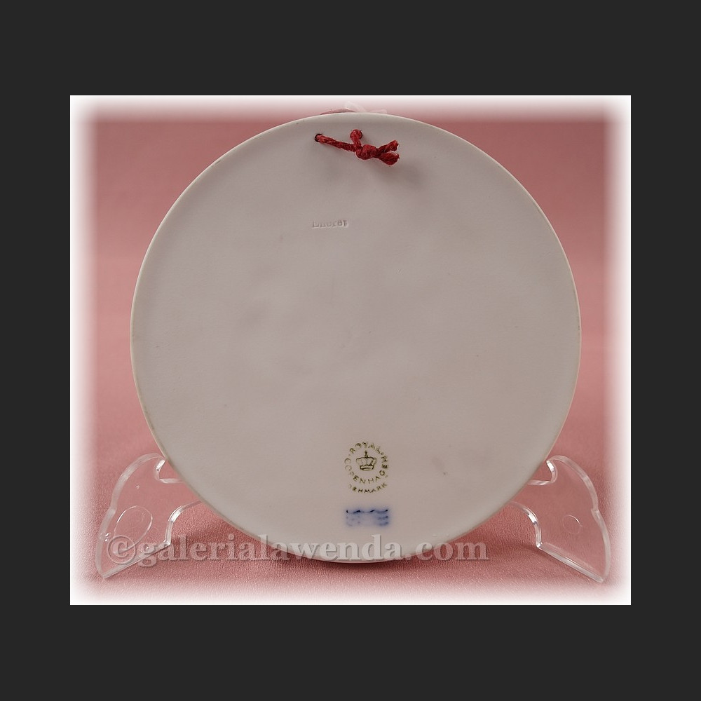 Cztery pory roku Royal Kopenhagen unikatowe reliefy 