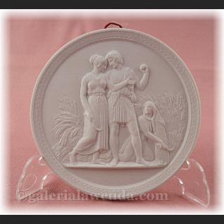 Cztery pory roku Royal Kopenhagen unikatowe reliefy 