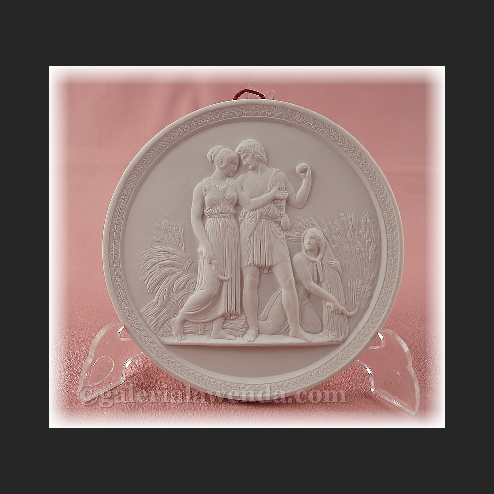 Cztery pory roku Royal Kopenhagen unikatowe reliefy 