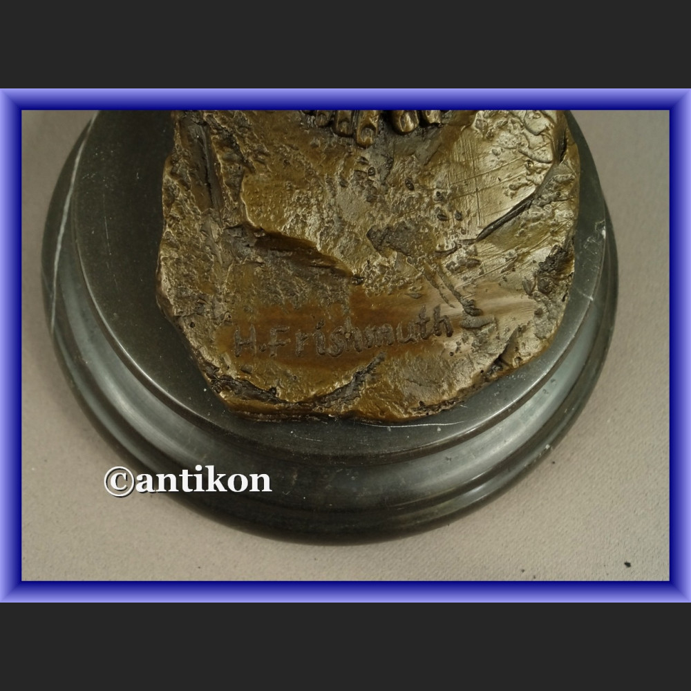 Kobieta z winogronami francuska rzeźba figurka z brązu Kobieta z winogronami francuska rzeźba figurka z brązu