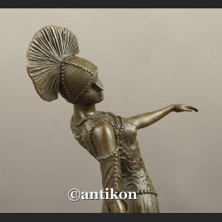 Figurka z brązu tancerka art deco francuska rzeźba Figurka z brązu tancerka art deco francuska rzeźba