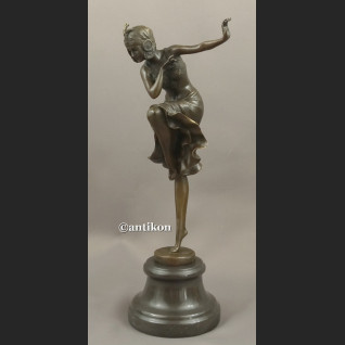 Figurka z brązu tańcząca dziewczyna rzeźba z Francji Figurka z brązu tańcząca dziewczyna rzeźba z Francji