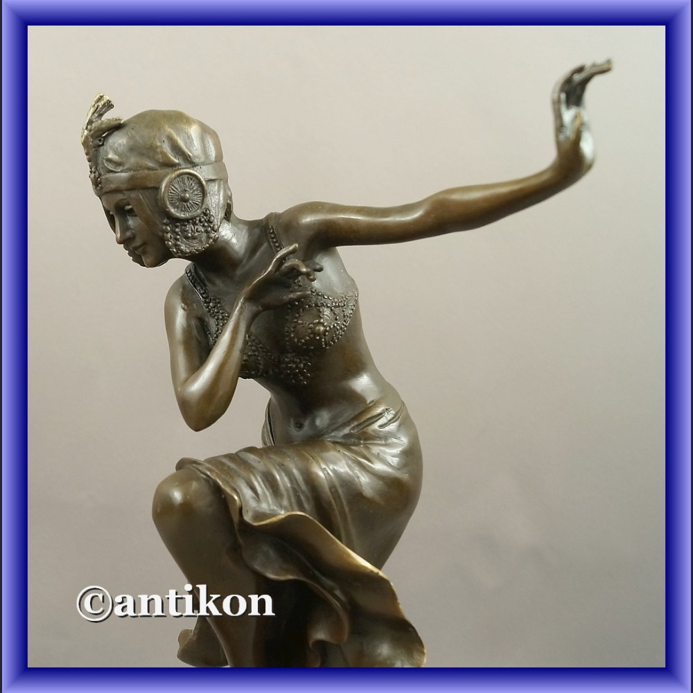 Figurka z brązu tańcząca dziewczyna rzeźba z Francji Figurka z brązu tańcząca dziewczyna rzeźba z Francji