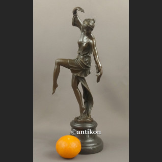 Figurka z brązu taniec z szalem tancerka z brązu