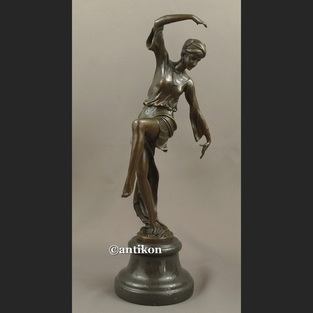 Figurka z brązu taniec z szalem tancerka z brązu