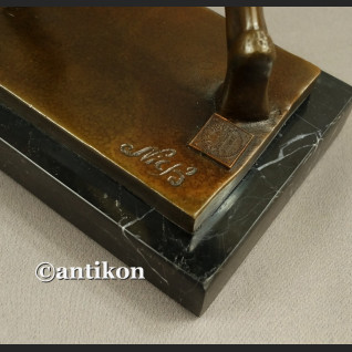 Figurka z brązu zjawiskowa dziewczyna  tancerka z brązu