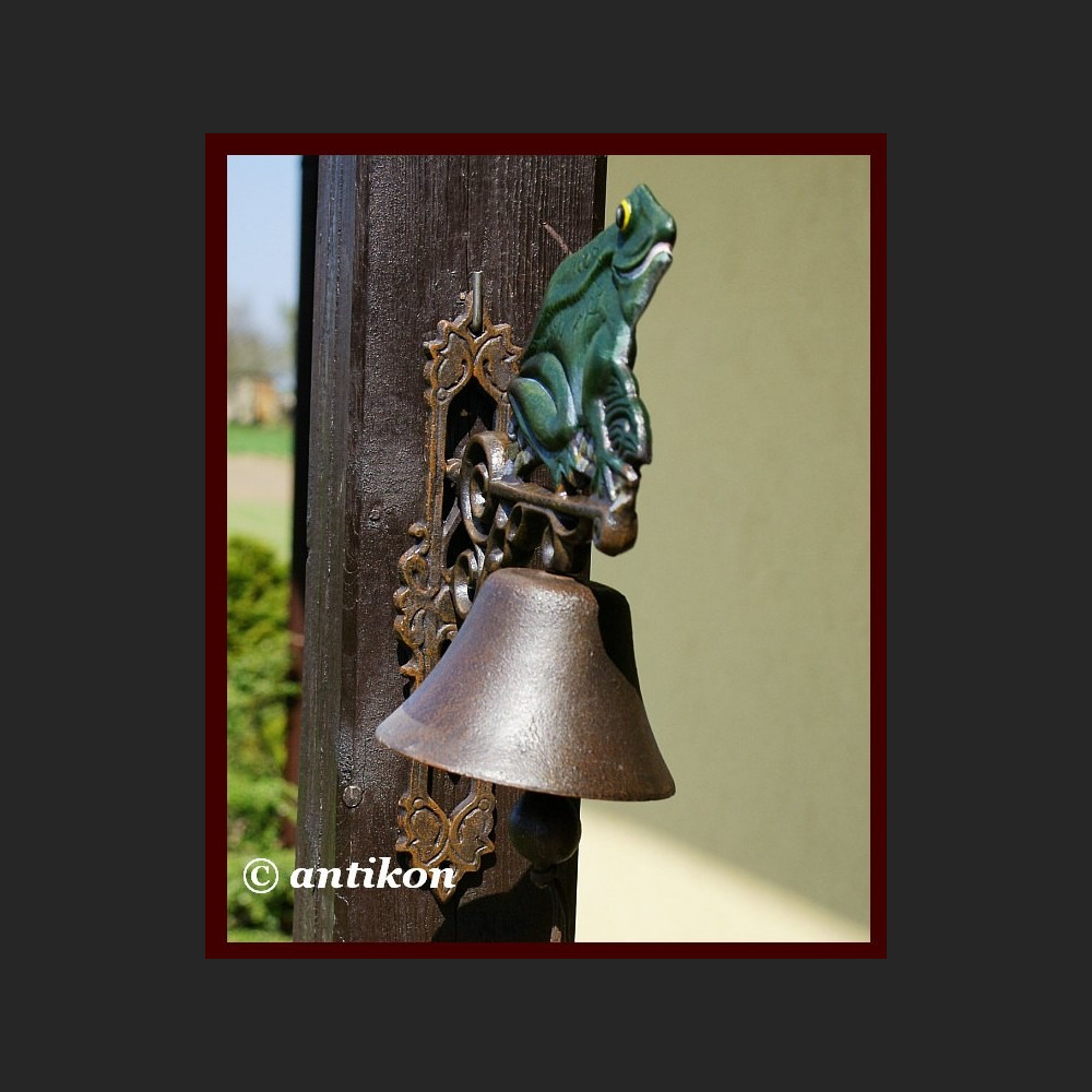 Dzwon żaba żeliwny na szczęście 