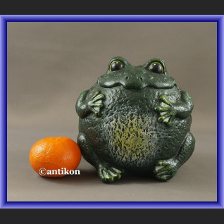 Duża żeliwna żaba ogrodowa na szczęście