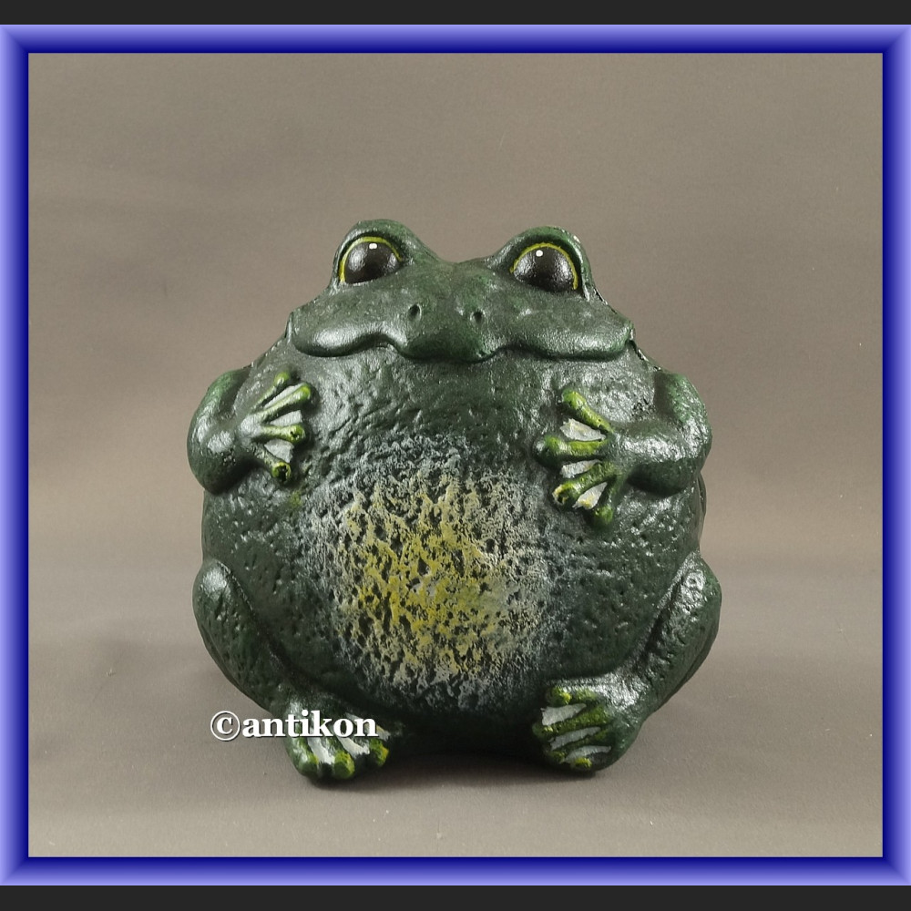 Duża żeliwna żaba ogrodowa na szczęście