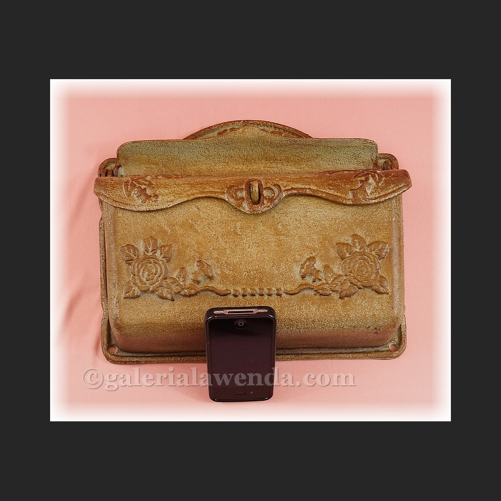 Żeliwna skrzynka na listy vintage