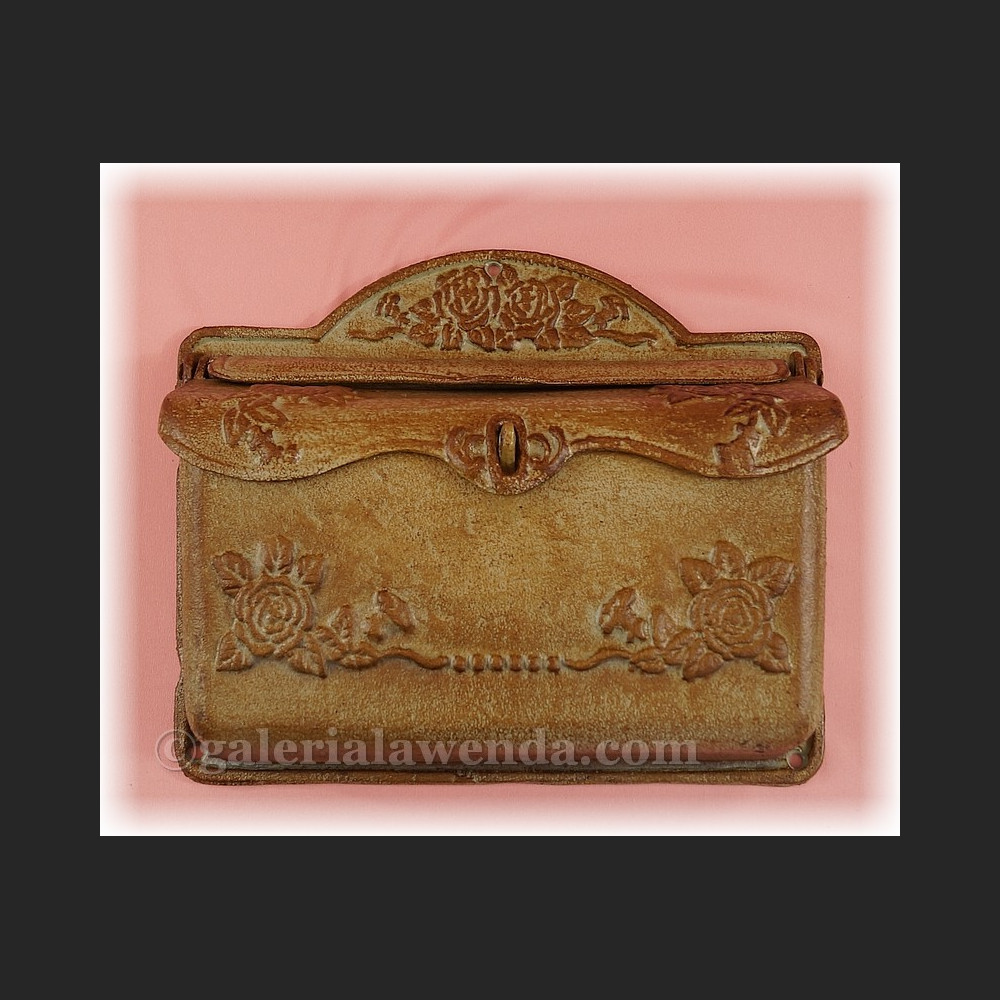 Żeliwna skrzynka na listy vintage