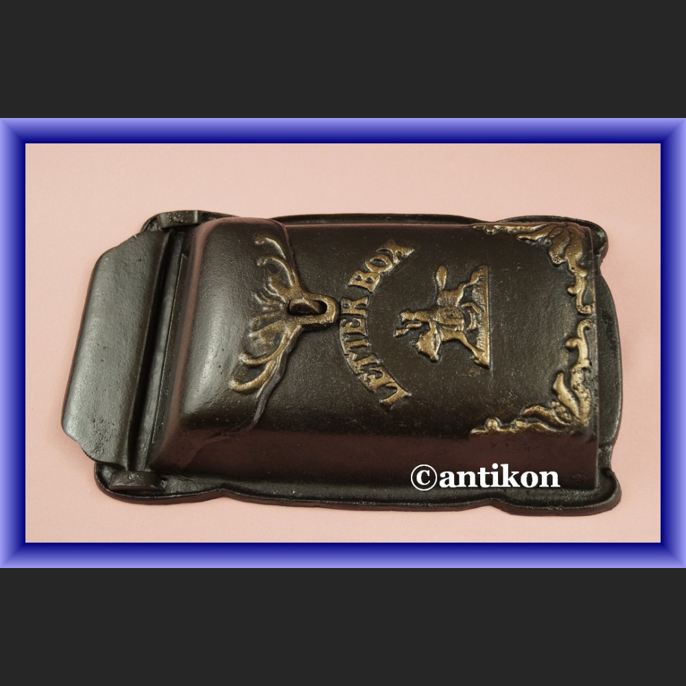 Żeliwna skrzynka na listy rustykalna