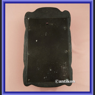 Żeliwna skrzynka na listy rustykalna