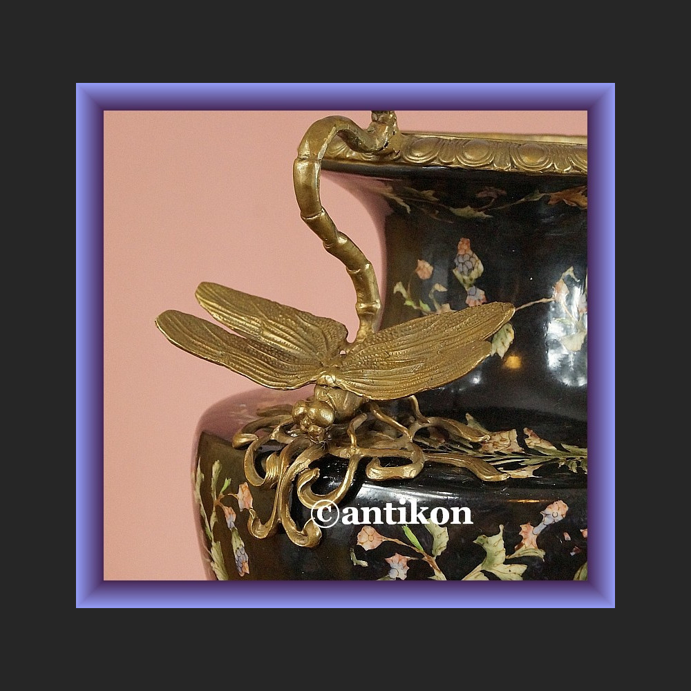 Wielki pałacowy wazon z ważkami malowany