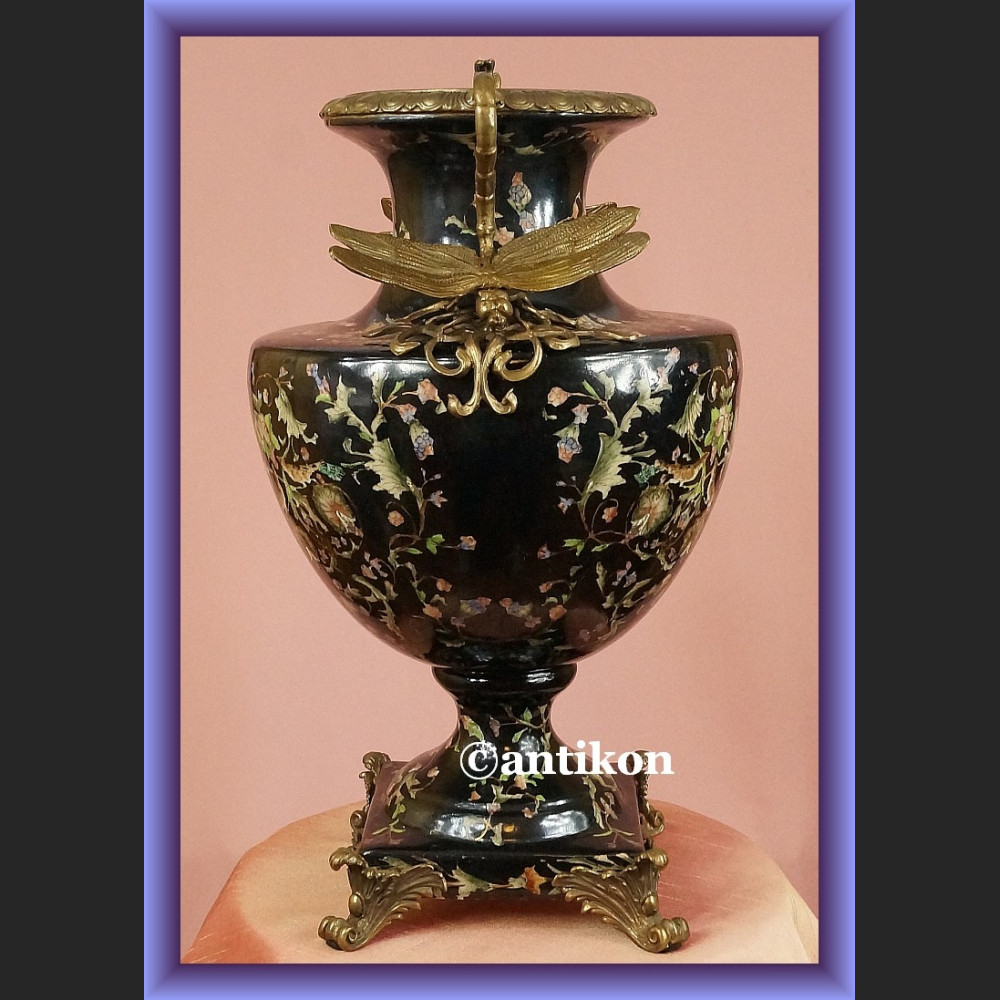 Wielki pałacowy wazon z ważkami malowany