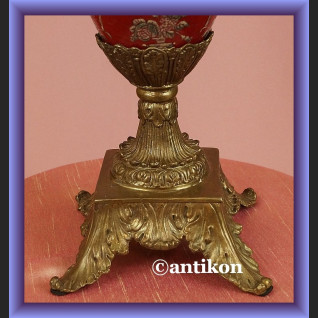 Barokowy wielki wazon z łabędziami Barokowy wielki wazon z łabędziami