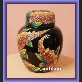 Niesamowity  wazon czarny z motylami 