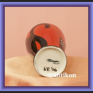 Wazon porcelanowy z kotem Le Chat Noir Wazon porcelanowy z kotem Le Chat Noir