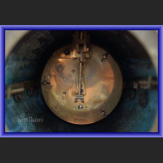 Zegar kominkowy z marmuru z przystawkami Francja XIX w Zegar kominkowy z marmuru z przystawkami Francja XIX w