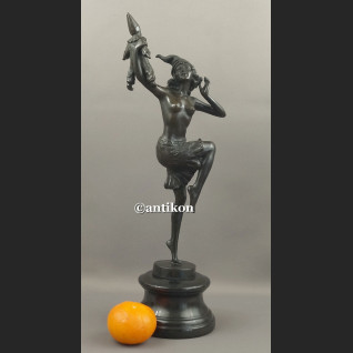 Rzeźba z brązu tancerka śliczna figura Rzeźba z brązu tancerka śliczna figura