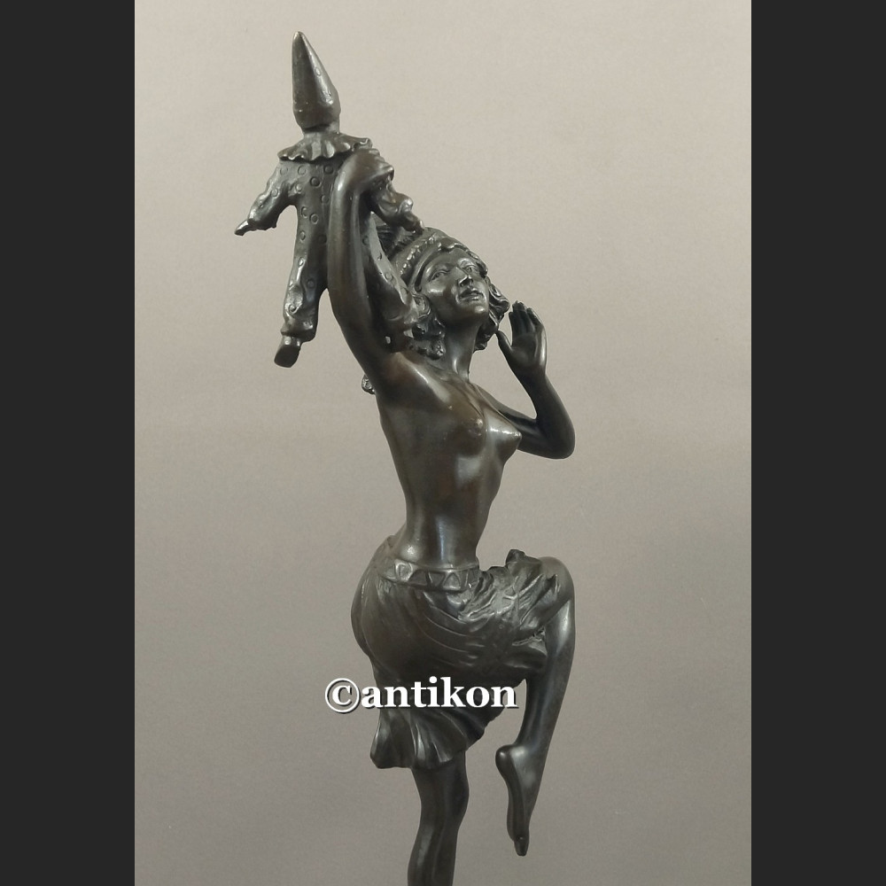 Rzeźba z brązu tancerka śliczna figura Rzeźba z brązu tancerka śliczna figura