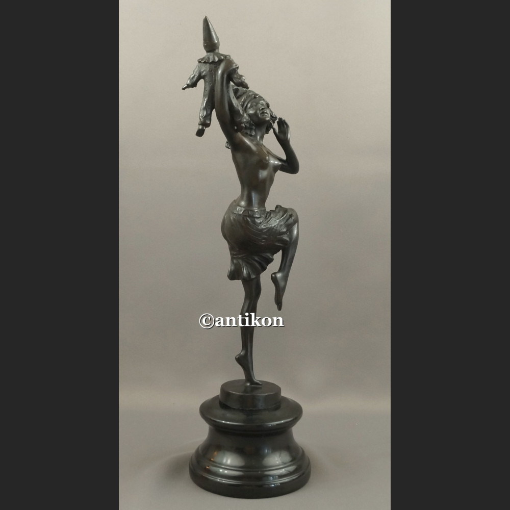 Rzeźba z brązu tancerka śliczna figura Rzeźba z brązu tancerka śliczna figura