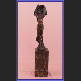 Rzeźba z brązu tancerka śliczna kobiera z chustą