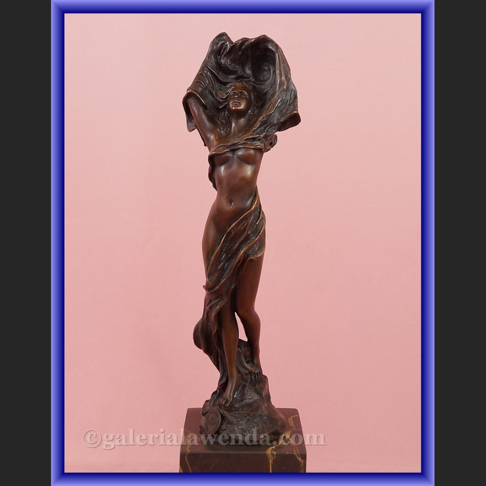 Rzeźba z brązu tancerka śliczna kobiera z chustą