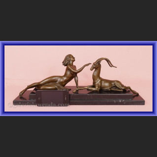 Rzeźba brązu kobieta i antylopa rasowe art deco  Rzeźba brązu kobieta i antylopa rasowe art deco