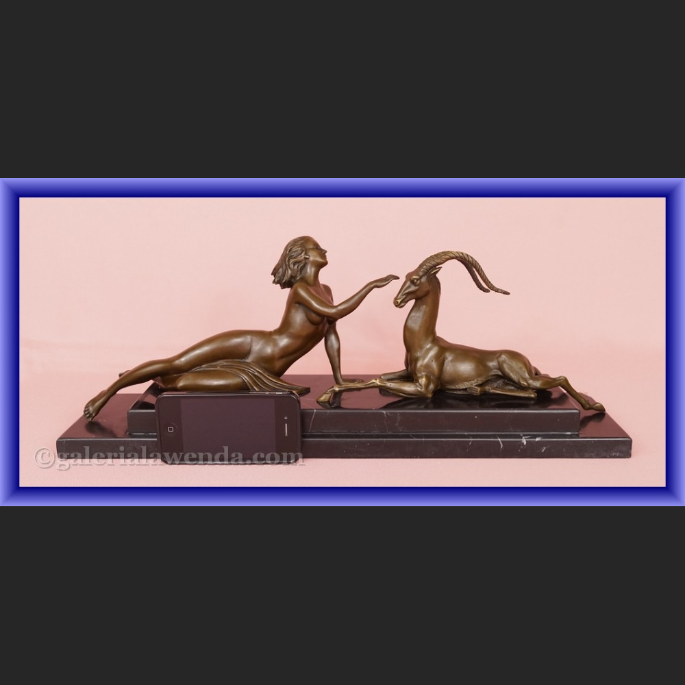 Rzeźba brązu kobieta i antylopa rasowe art deco  Rzeźba brązu kobieta i antylopa rasowe art deco