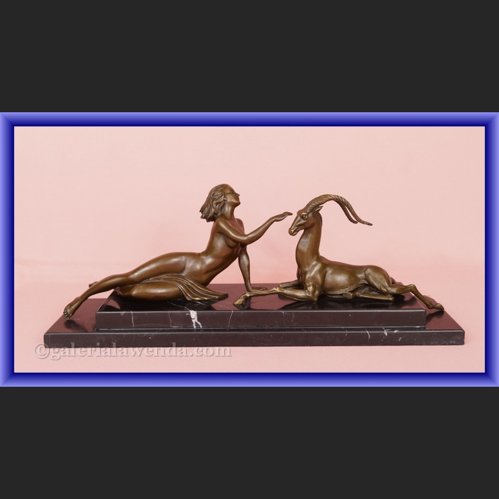 Rzeźba brązu kobieta i antylopa rasowe art deco  Rzeźba brązu kobieta i antylopa rasowe art deco