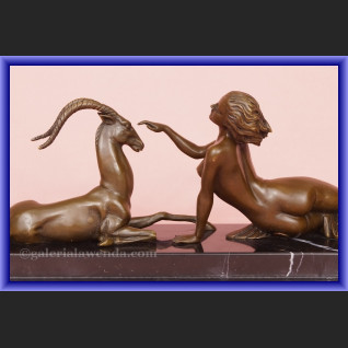 Rzeźba brązu kobieta i antylopa rasowe art deco  Rzeźba brązu kobieta i antylopa rasowe art deco