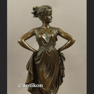 Rzeźba z brązu secesyjna tancerka  piękny brąz