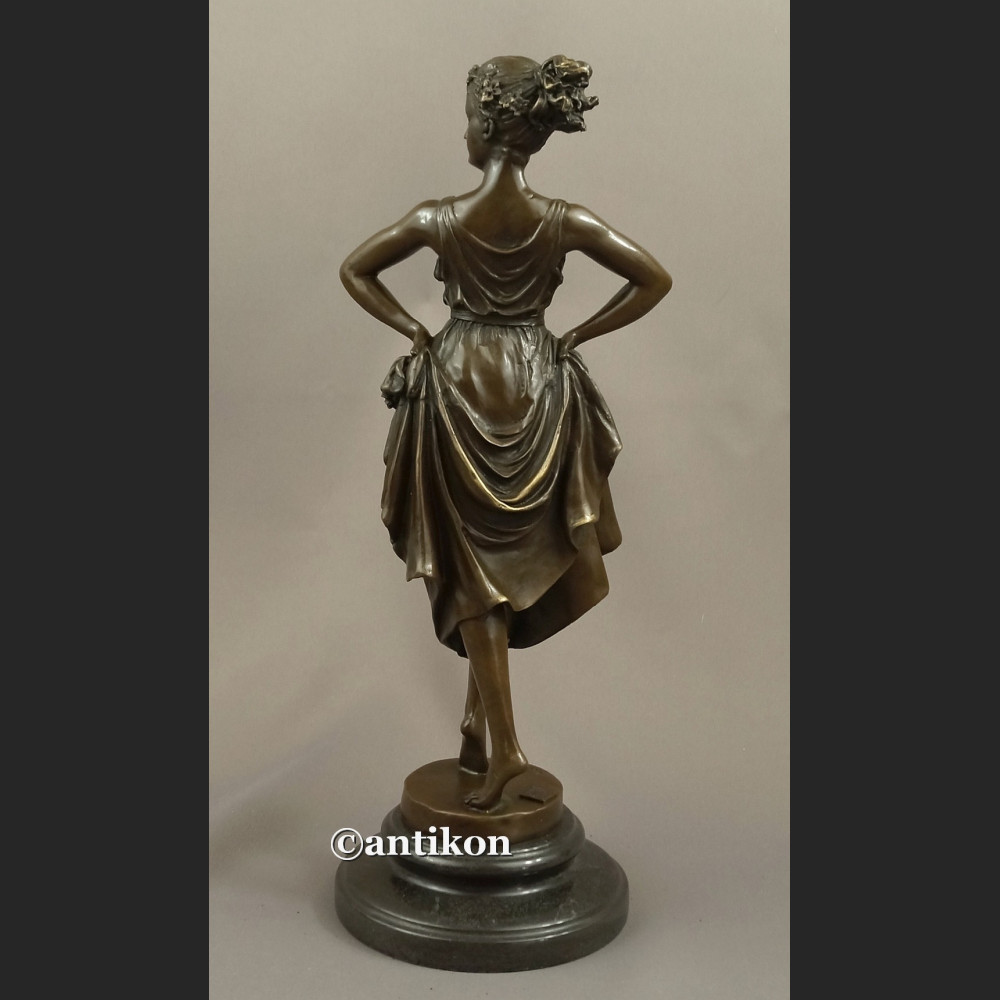 Rzeźba z brązu secesyjna tancerka  piękny brąz