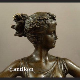 Rzeźba z brązu secesyjna tancerka  piękny brąz