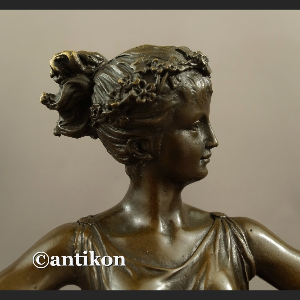 Rzeźba z brązu secesyjna tancerka  piękny brąz